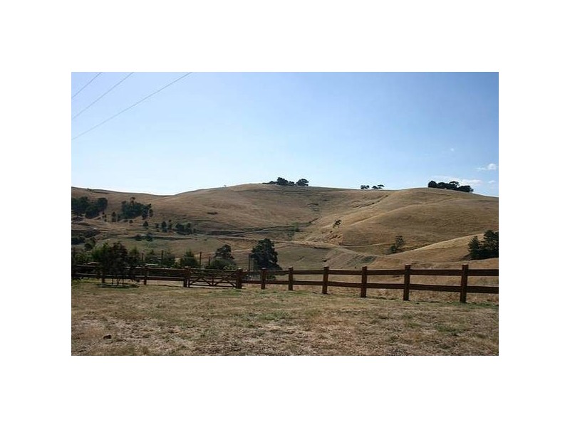 9 Cross Street, Outtrim VIC 3951