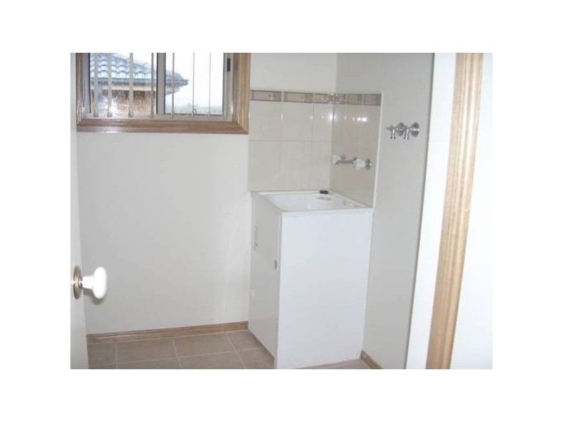 2/31 BATES AVENUE, Korumburra VIC 3950