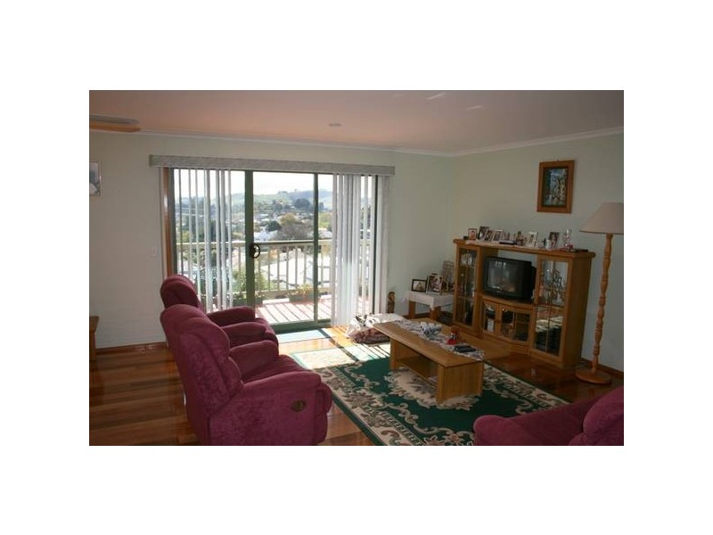 39 McQueen Ave, Korumburra VIC 3950