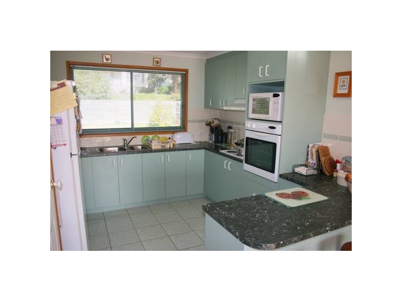 39 McQueen Ave, Korumburra VIC 3950