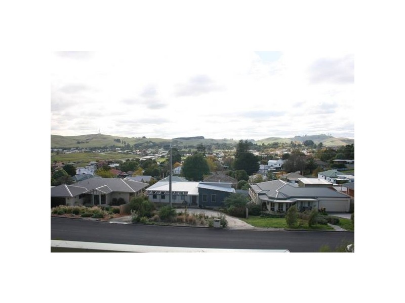 39 McQueen Ave, Korumburra VIC 3950