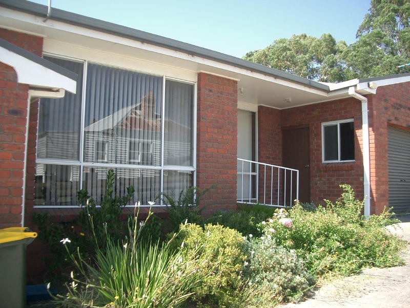 2/15 STATION STREET, Korumburra VIC 3950