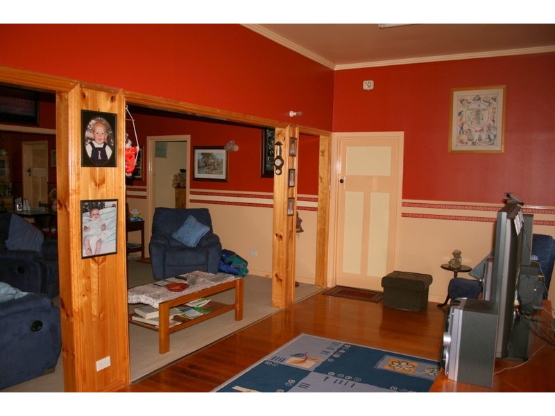 57 Main Road, Korumburra VIC 3950