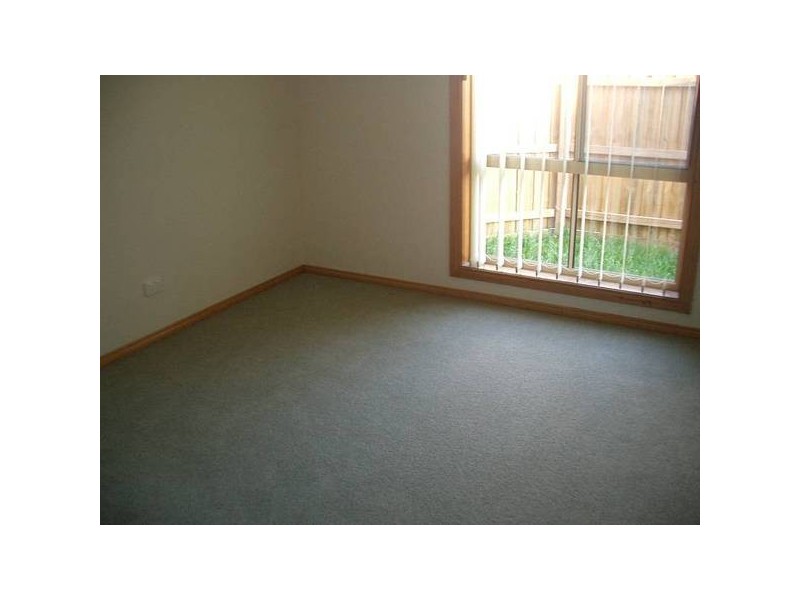 3/2 LITTLE PRINCES STREET, Korumburra VIC 3950