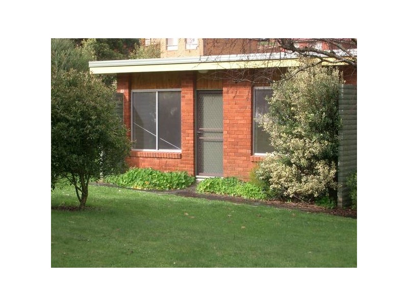 1/8 Ruddville Avenue, Korumburra VIC 3950