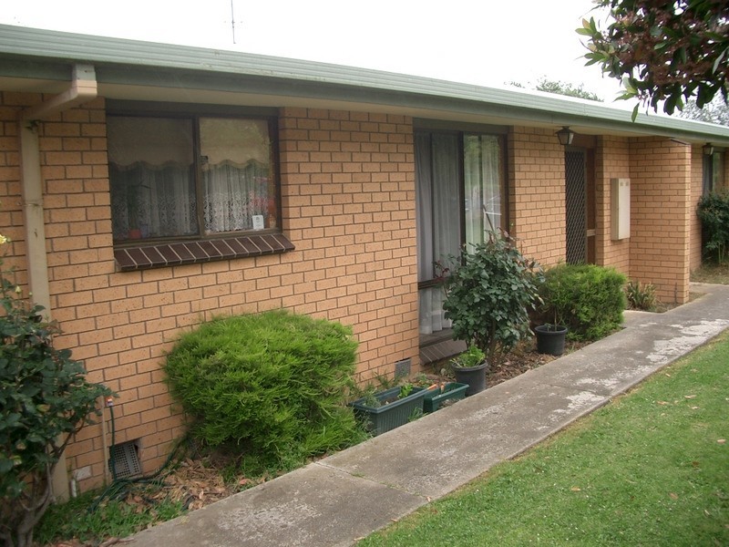 2/20 Bates Aveune, Korumburra VIC 3950