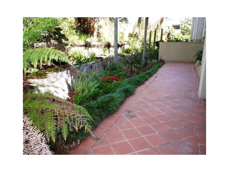 2/2 Mortimer Lewis Drive, Huntleys Point NSW 2111