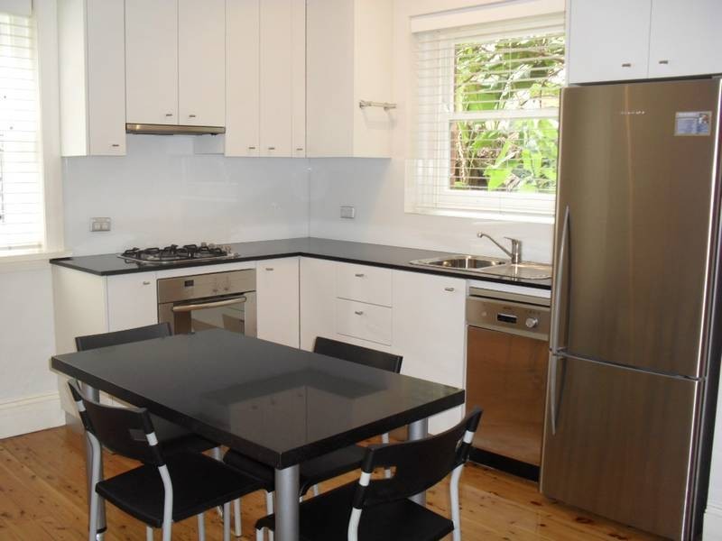 2/2 Lavender Street, Mcmahons Point NSW 2060