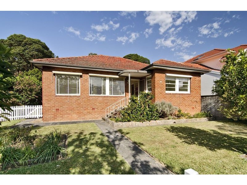 18 Valleyview Crescent, Greenwich NSW 2065