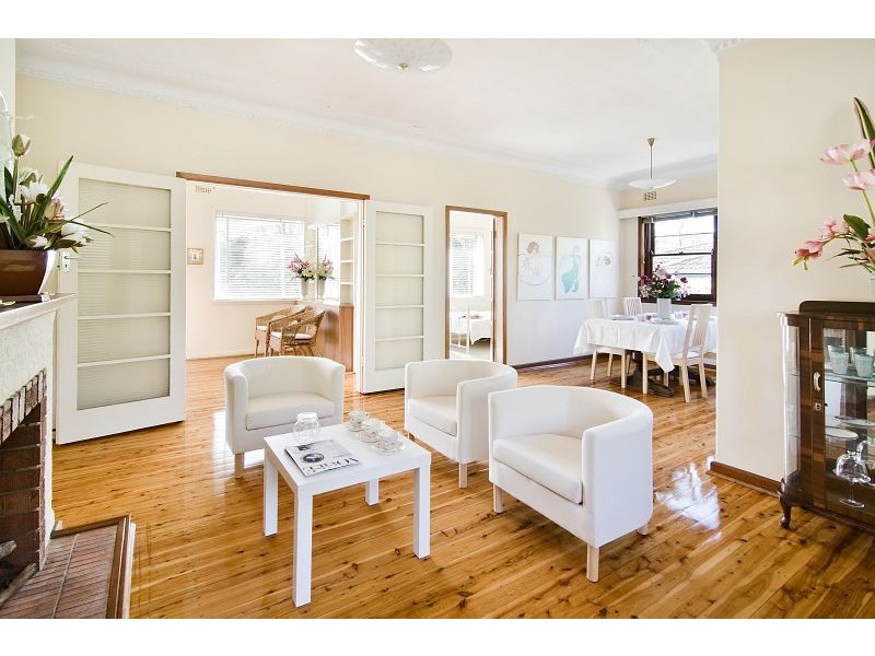 18 Valleyview Crescent, Greenwich NSW 2065