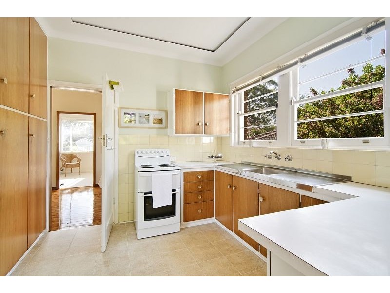 18 Valleyview Crescent, Greenwich NSW 2065