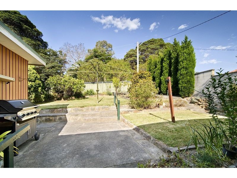18 Valleyview Crescent, Greenwich NSW 2065