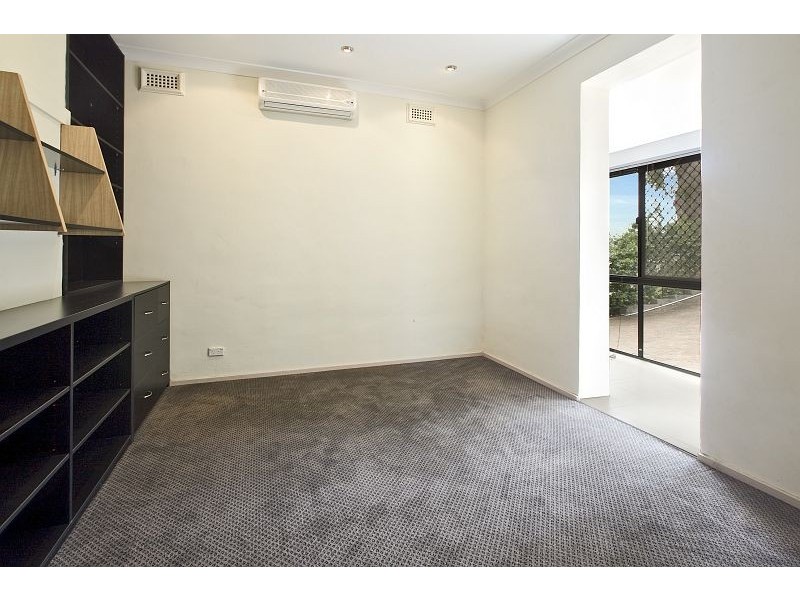 8 Moore Street, Lane Cove NSW 2066