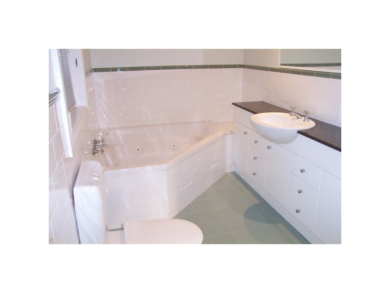 91 Tambourine Bay Road, Lane Cove NSW 2066