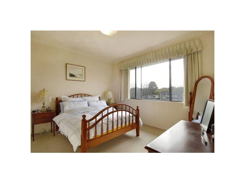 Burns Bay Road, Lane Cove NSW 2066