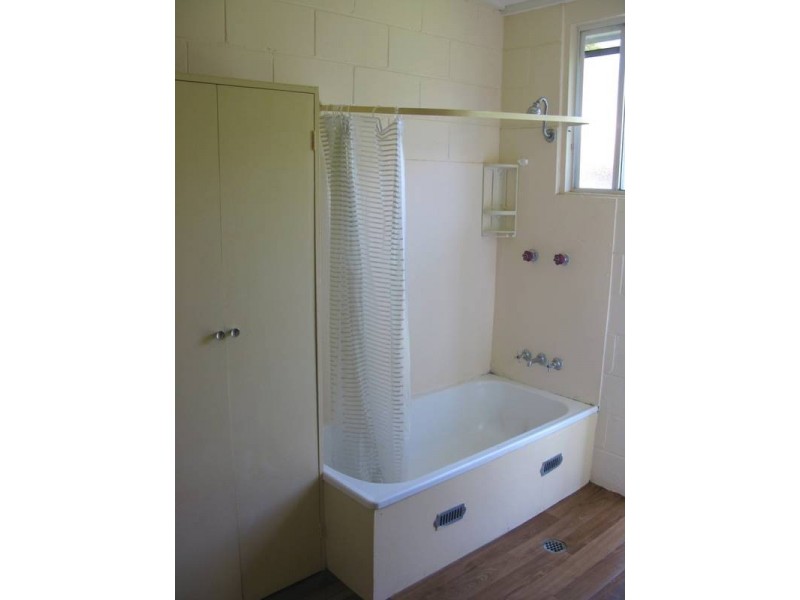 2/5 Kuranda Avenue, Armidale NSW 2350