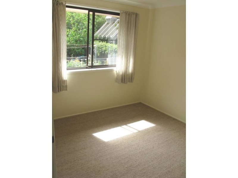 2/30 Crest Road, Armidale NSW 2350