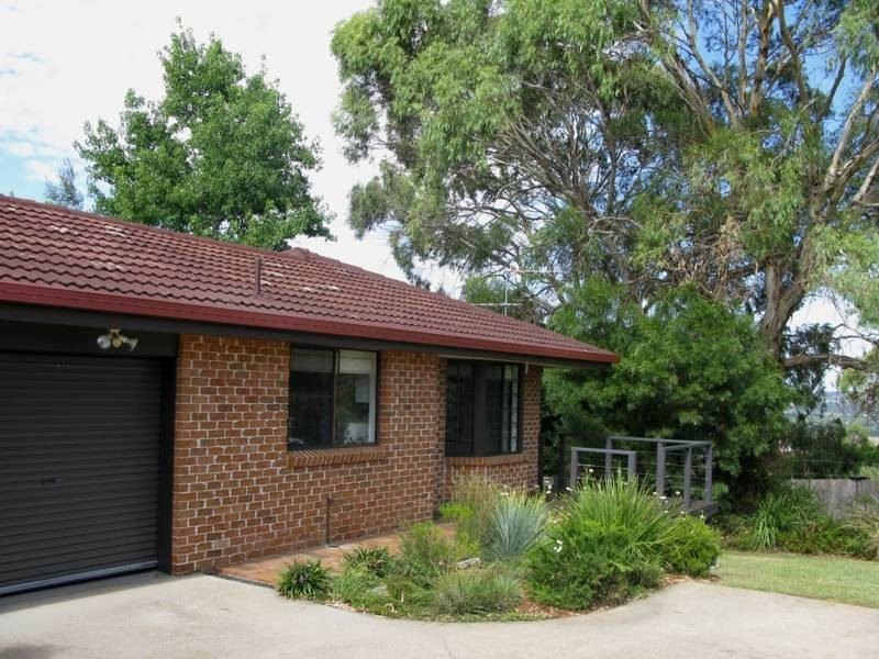 2/30 Crest Road, Armidale NSW 2350
