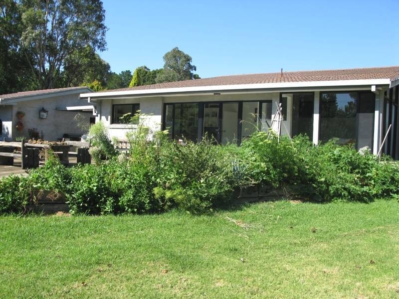 12 O’Connor Road, Armidale NSW 2350