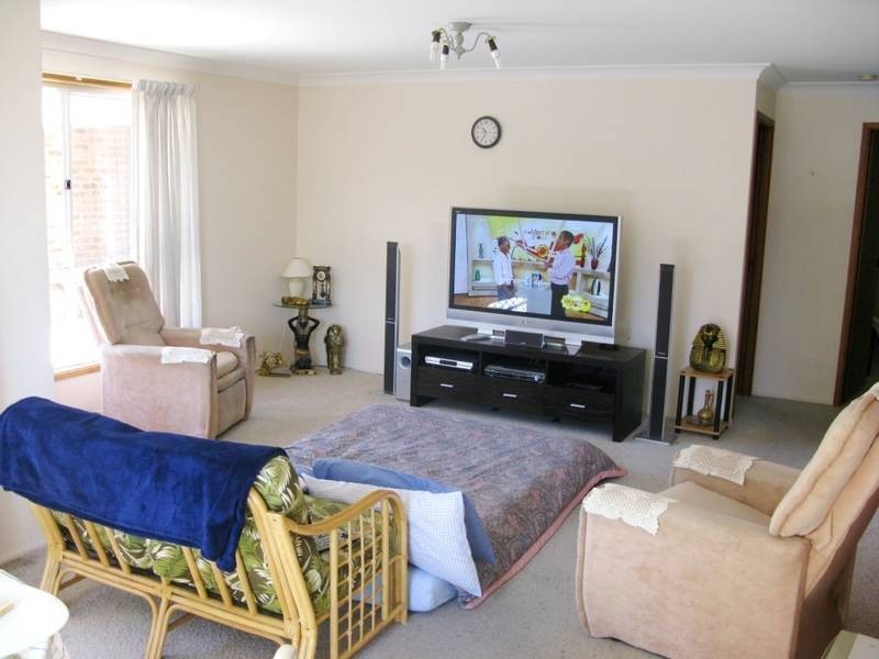 2/8 Nathaniel Pidgeon Drive, Armidale NSW 2350