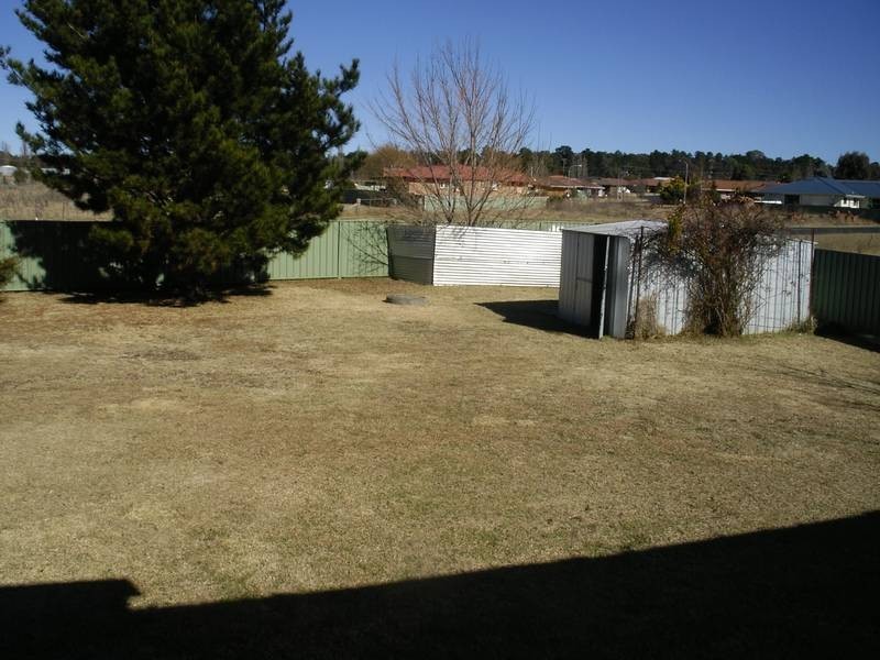 6 Samuelson Crescent, Armidale NSW 2350
