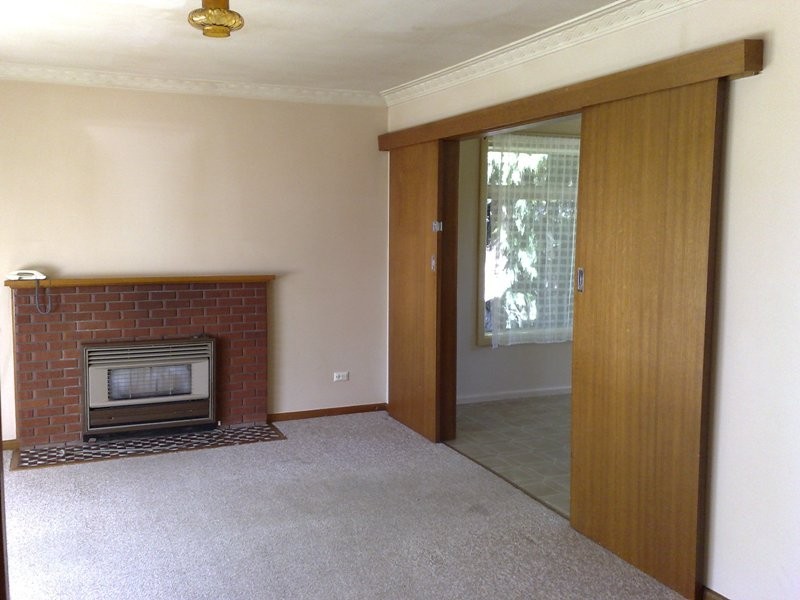 16 BOWMAN AVENUE, Armidale NSW 2350