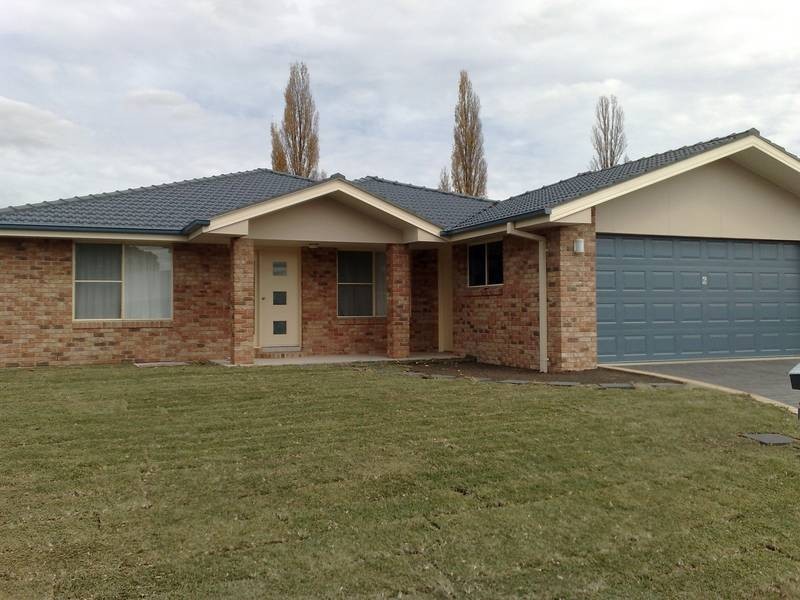 6 RUSDEN COURT, Armidale NSW 2350