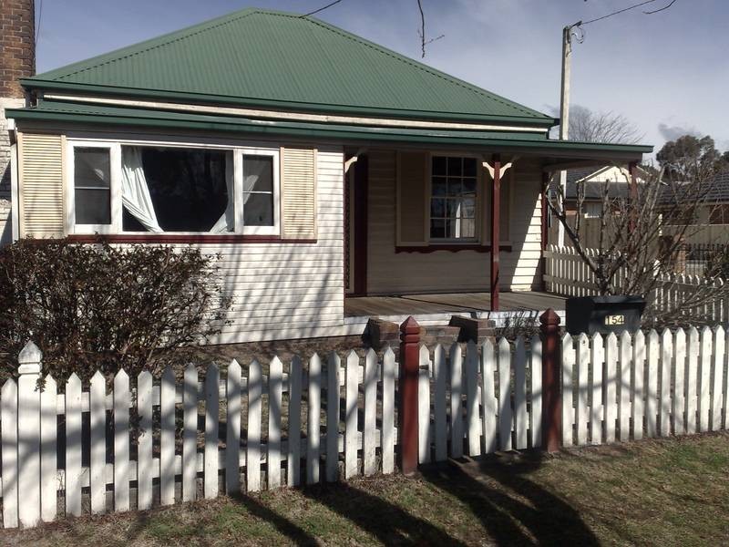 154 Barney Street, Armidale NSW 2350