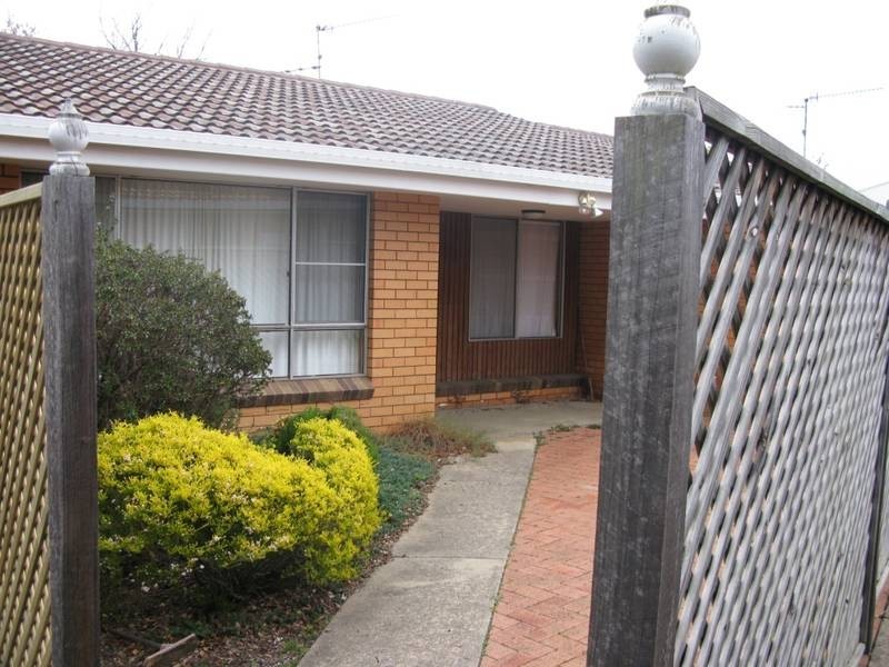 1/12 Dawson Avenue, Armidale NSW 2350