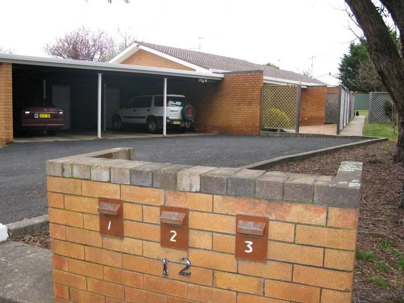 1/12 Dawson Avenue, Armidale NSW 2350