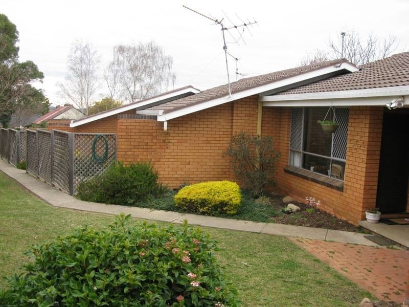 1/12 Dawson Avenue, Armidale NSW 2350