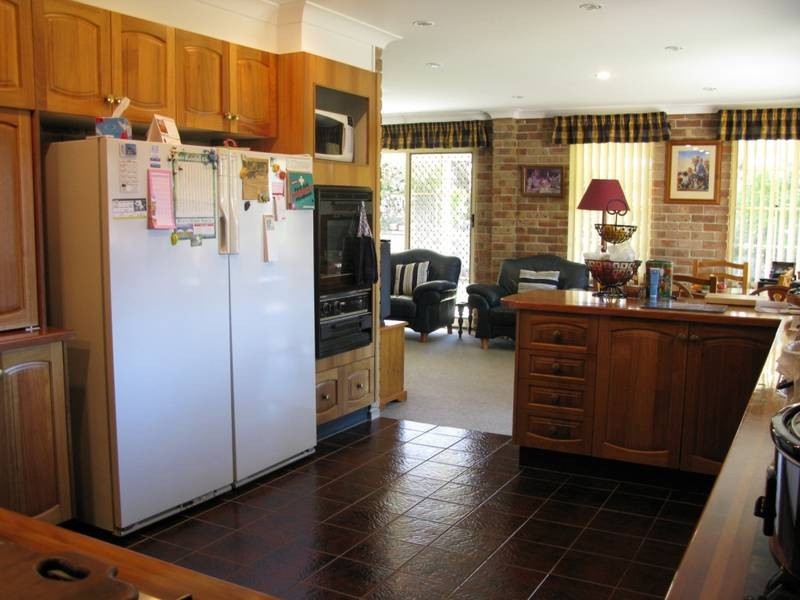 33 Bishop Crescent, Armidale NSW 2350