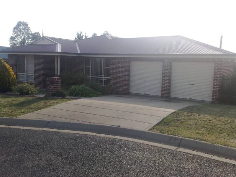 4 KURRAJONG CLOSE, Armidale NSW 2350