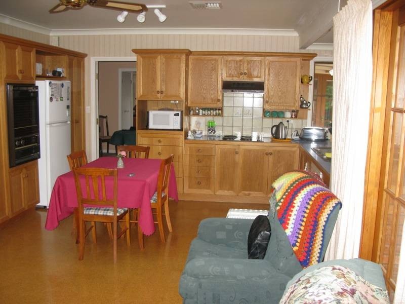 18-20 The Avenue, Armidale NSW 2350