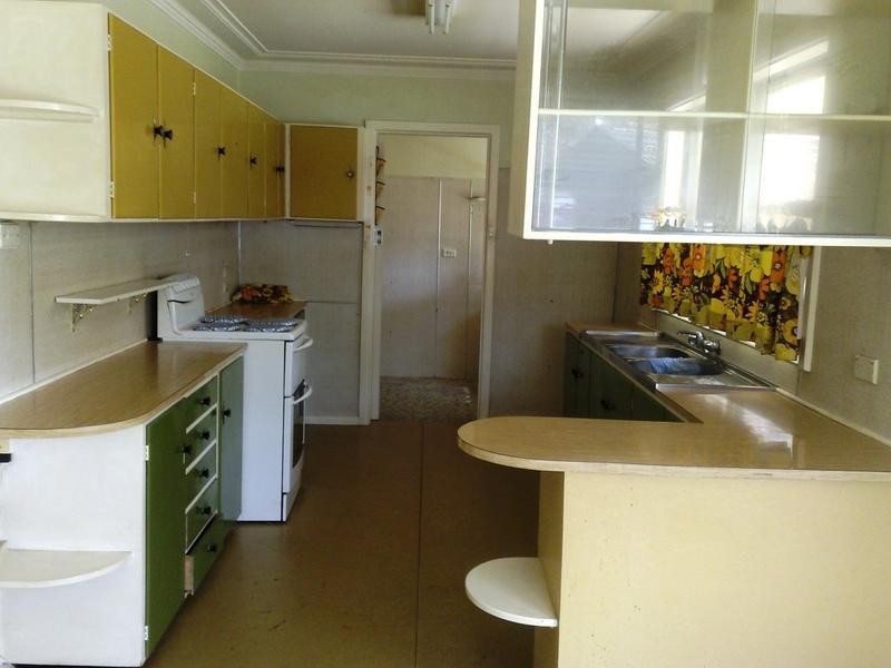 12 HILDA AVENUE, Armidale NSW 2350