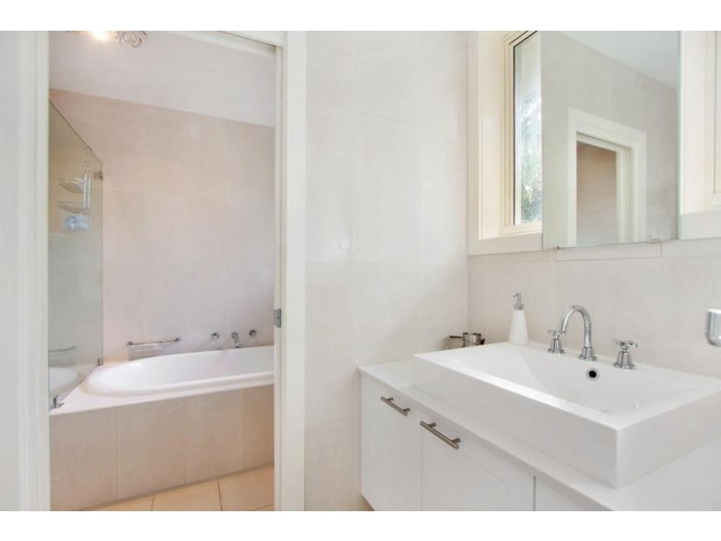 112 MOSSMAN STREET, Armidale NSW 2350