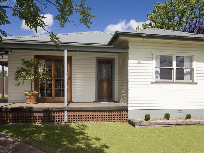 42 KIRKWOOD STREET, Armidale NSW 2350