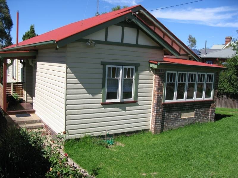 128 DONNELLY STREET, Armidale NSW 2350