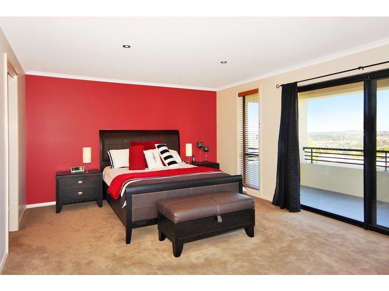 1 ILLALLANGIE CLOSE, Armidale NSW 2350
