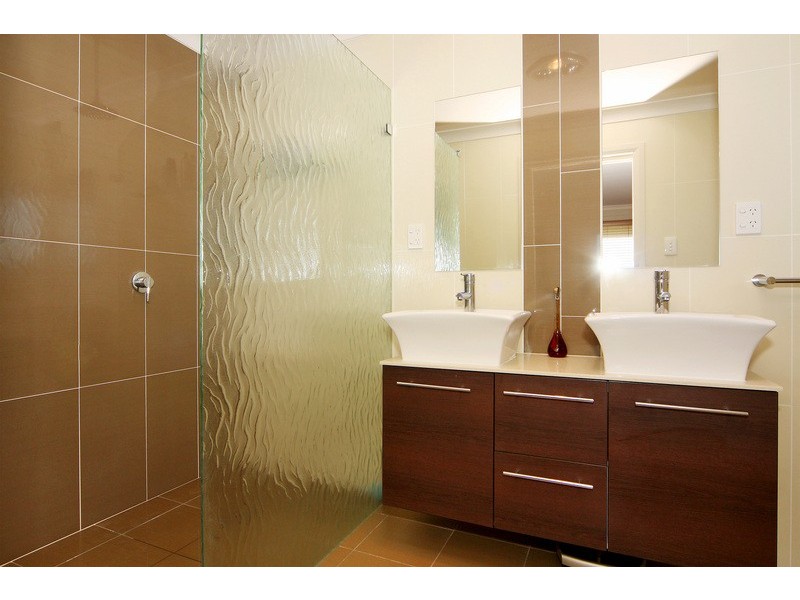 1 ILLALLANGIE CLOSE, Armidale NSW 2350