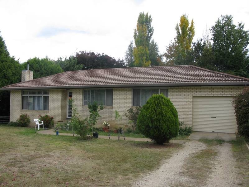 16 Bowman Avenue, Armidale NSW 2350