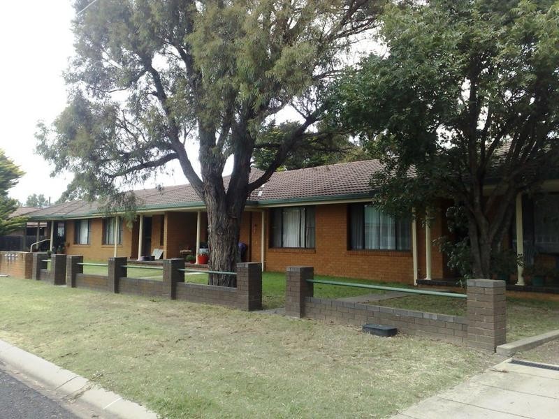 4/4 OLIVER AVENUE, Armidale NSW 2350