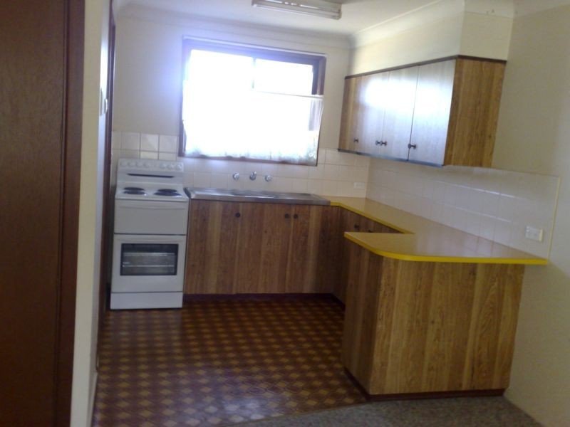 4/4 OLIVER AVENUE, Armidale NSW 2350