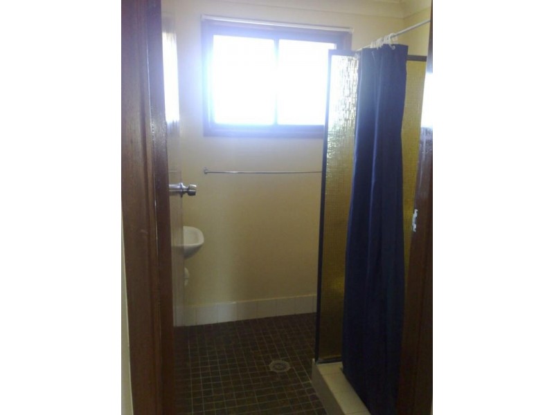 4/4 OLIVER AVENUE, Armidale NSW 2350