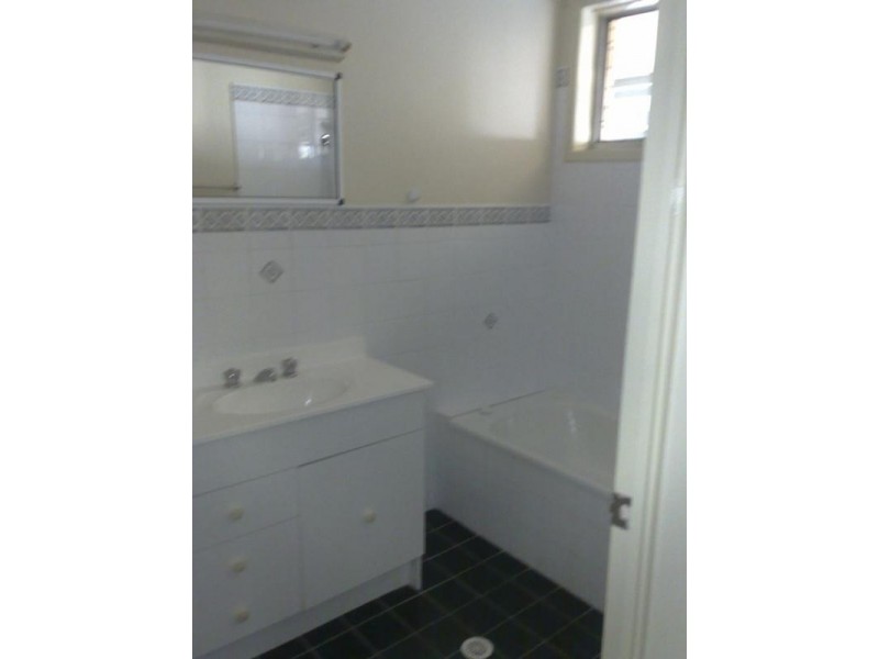 1/214 Canambe Street, Armidale NSW 2350