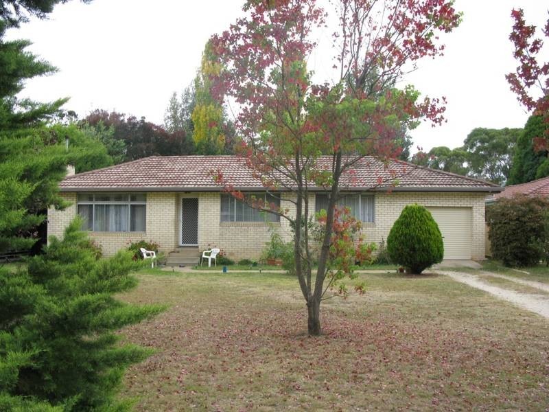 16 Bowman Avenue, Armidale NSW 2350