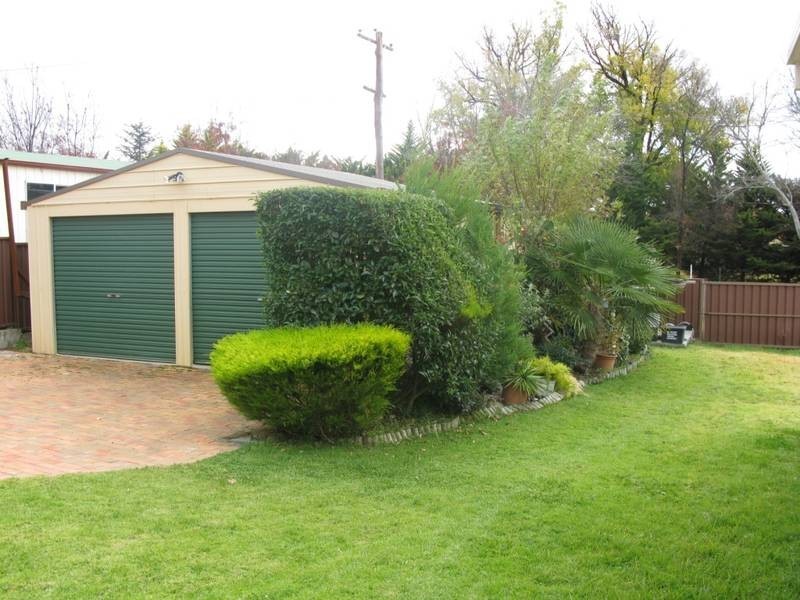 23 MOYES STREET, Armidale NSW 2350