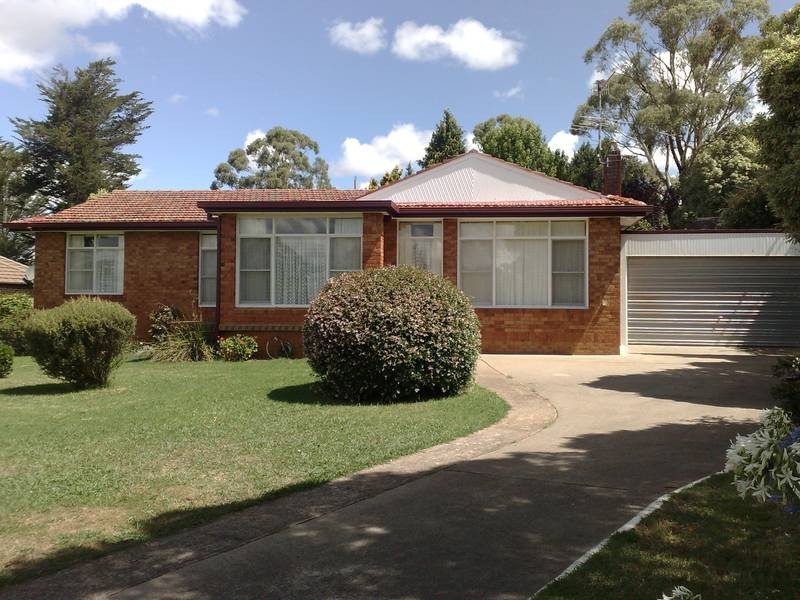 8 Caroline Crescent, Armidale NSW 2350