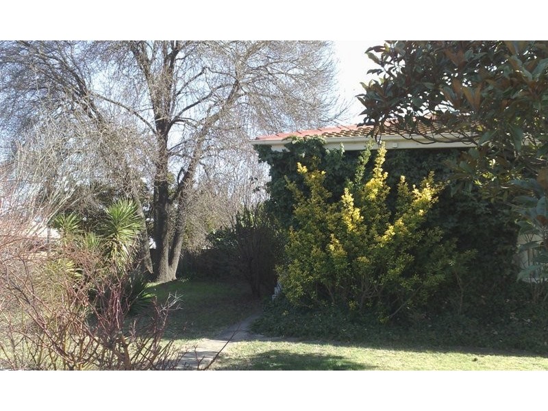 1 QUEEN ELIZABETH DRIVE, Armidale NSW 2350