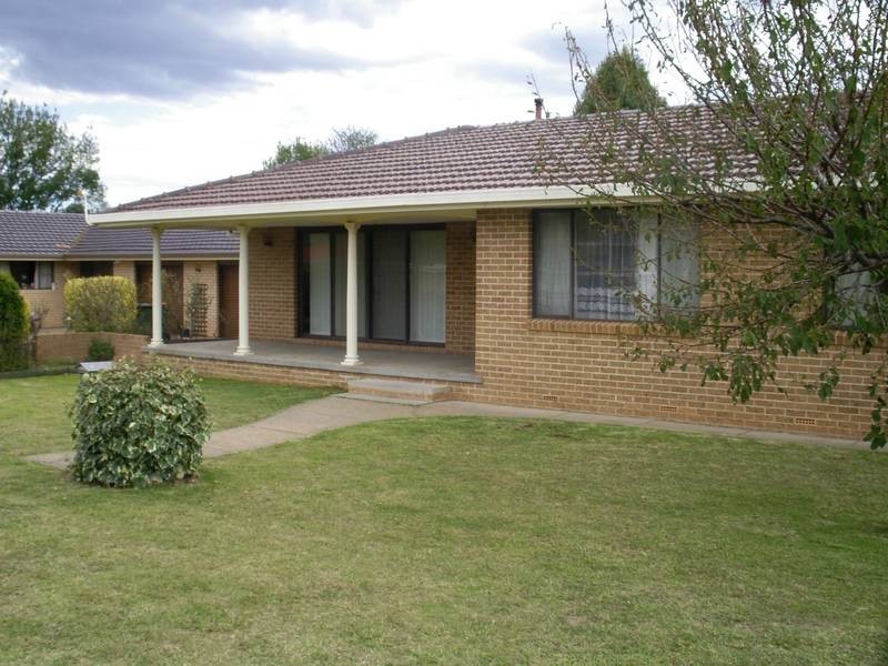 8 Watson Avenue, Armidale NSW 2350